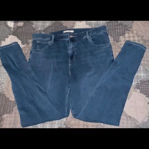 Levi 720 high rise super skinny jeans